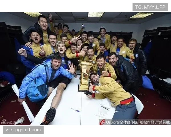 更衣室特写:半场落后15分,风暴主帅博泽在中场休息时的讲话 更衣室特写:半场落后15分,风暴主帅博泽在中场休息时的讲话